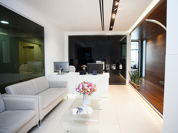 מור השתלות שיניים, מרפאת שיניים במרכז , מרפאת שיניים בוטיק