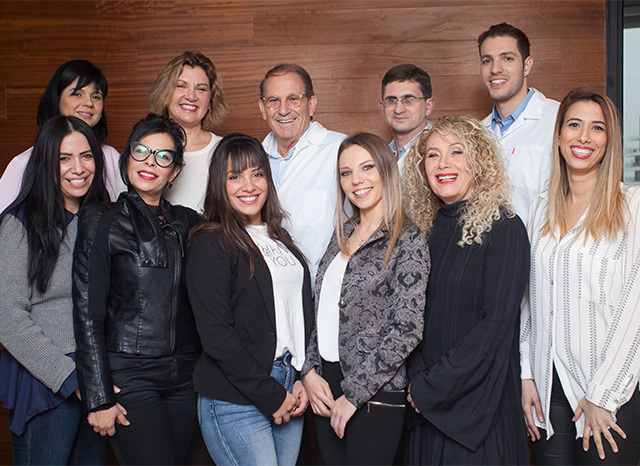 הצוות , מור השתלות שיניים